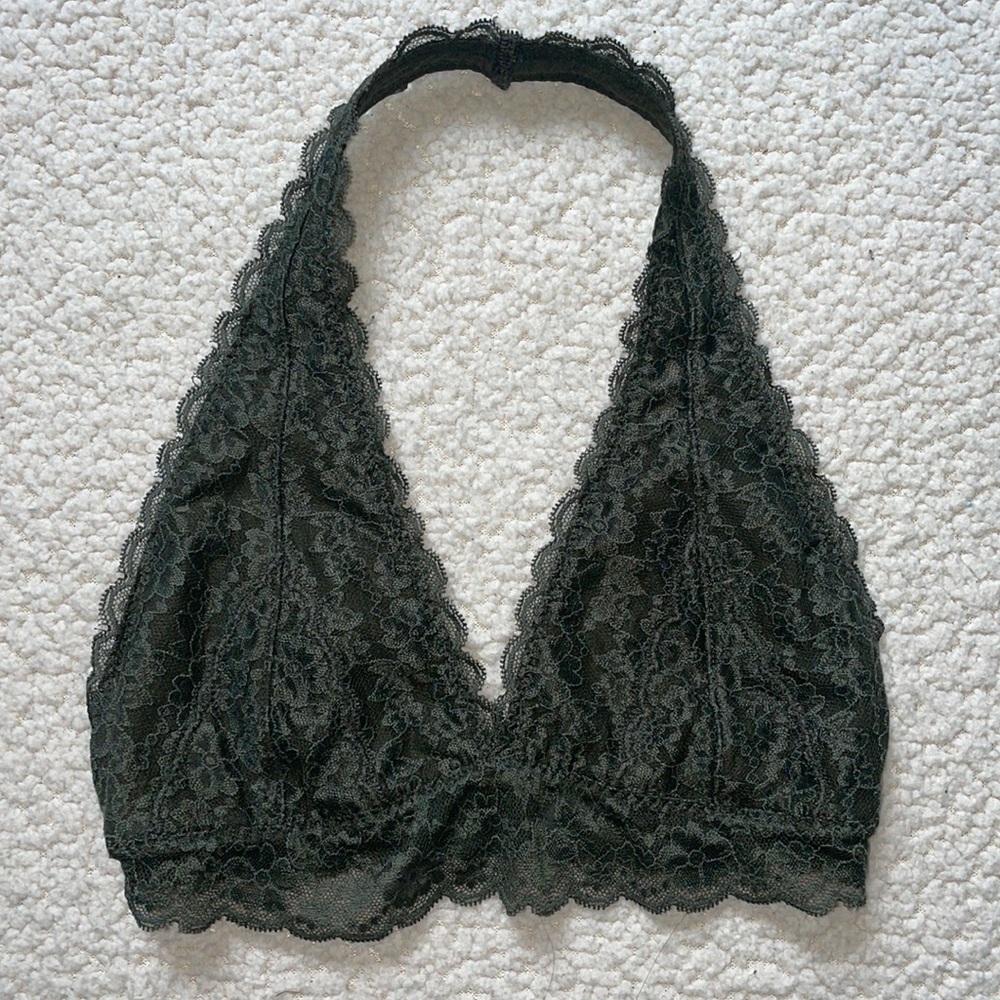 4/$24🦩 NWOT Gilly Hicks Halter Lace Bralette